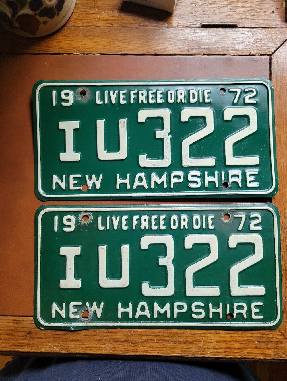Vintage 1972 New Hampshire License Plate Pair Matching Set YOM IU322 NH 72